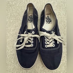 Vans Off the Wall Navy Blue Sneakers Low
Tops Loafers Laced, size women’s 8